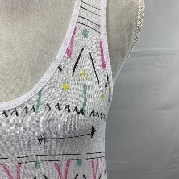 Lightweight Semi Sheer Hi-low Hem Tribal Tank Top Kirra Stretchy Arrows Medium - Picture 2 of 7